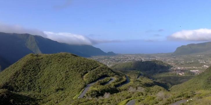 Vue de la Réunion depuis les montagnes